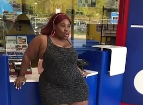 Spice shaking that big ass on the counter at dominoes